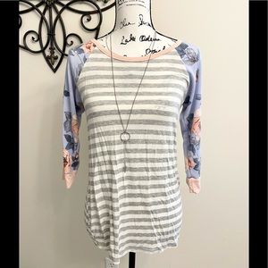 Filly Flair Boutique Striped Floral Top-Like New🌸